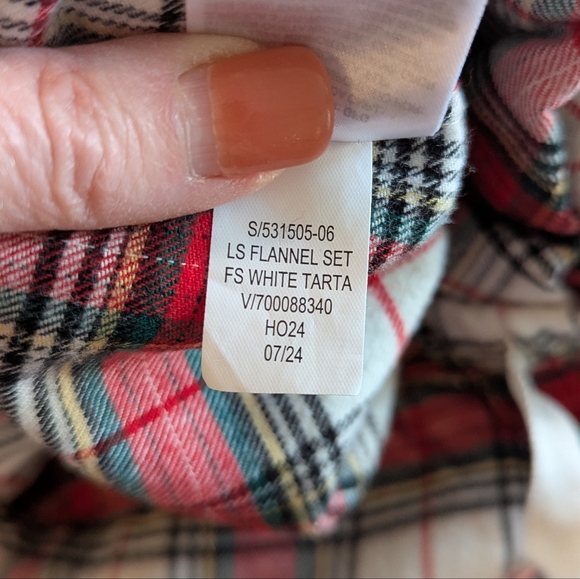 🌲GAP🌲 WOMEN'S WHITE RED TARTAN PLAID FLANNEL RELAXED PJ SET MEDIUM WORN ONCE! - Picture 5 of 12